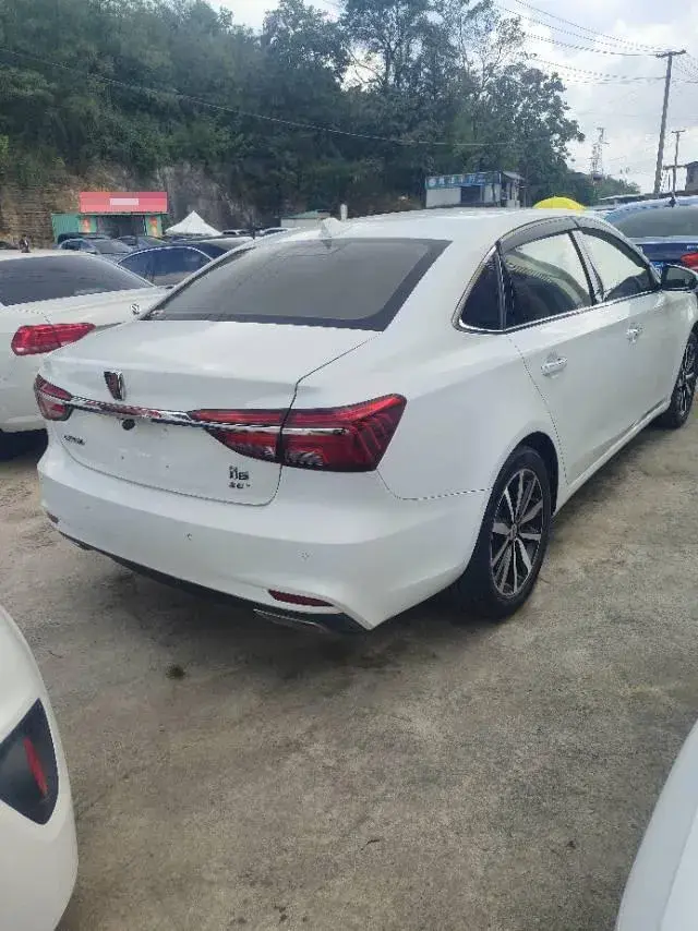 2017 ROEWE I6 thumbnail 3