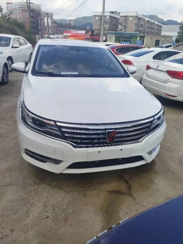 2017 ROEWE I6 thumbnail 2