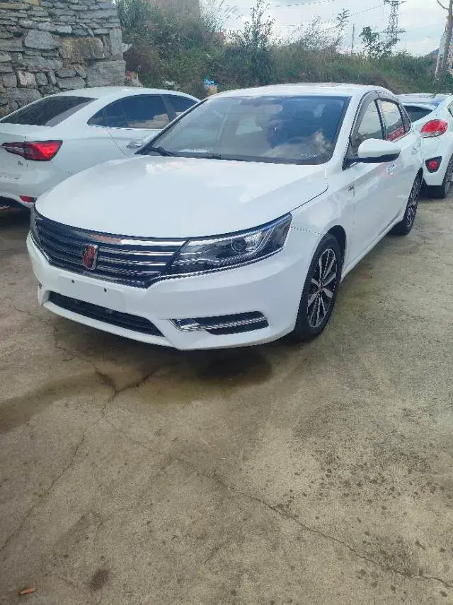 2017 ROEWE I6 view 1
