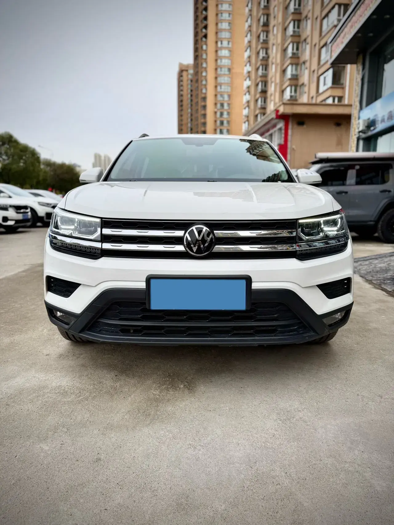 2021 VOLKSWAGEN THARU thumbnail 2