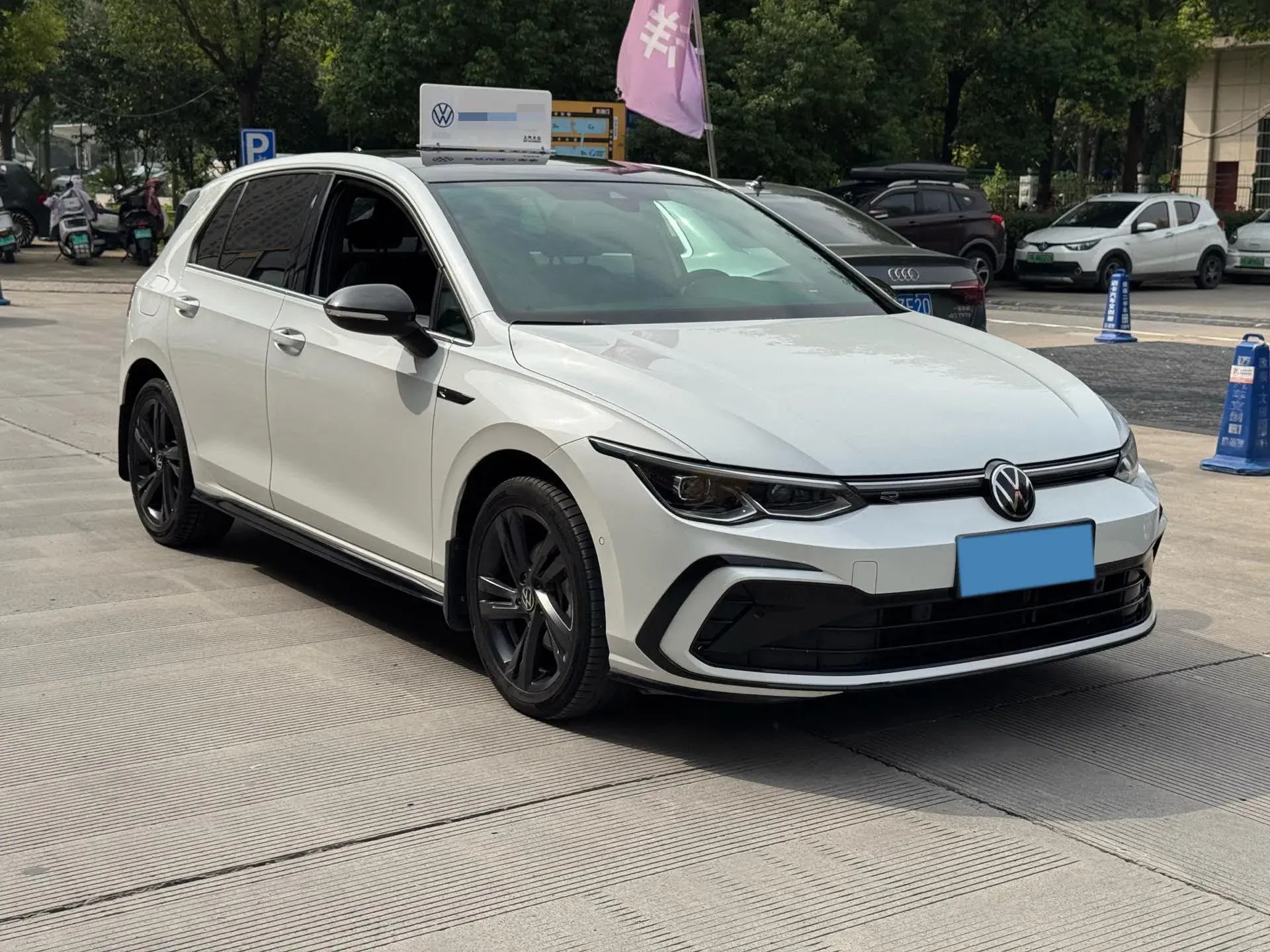 2023 VOLKSWAGEN GOLF thumbnail 3