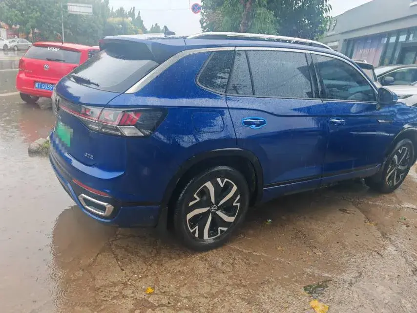 2023 VOLKSWAGEN TAYRON thumbnail 3