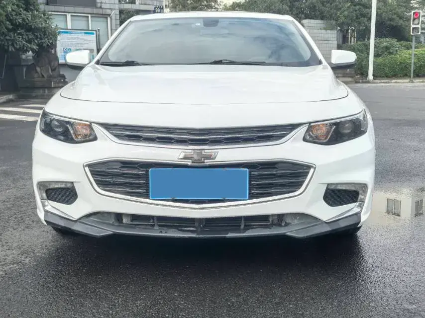 2018 CHEVROLET MALIBU thumbnail 3