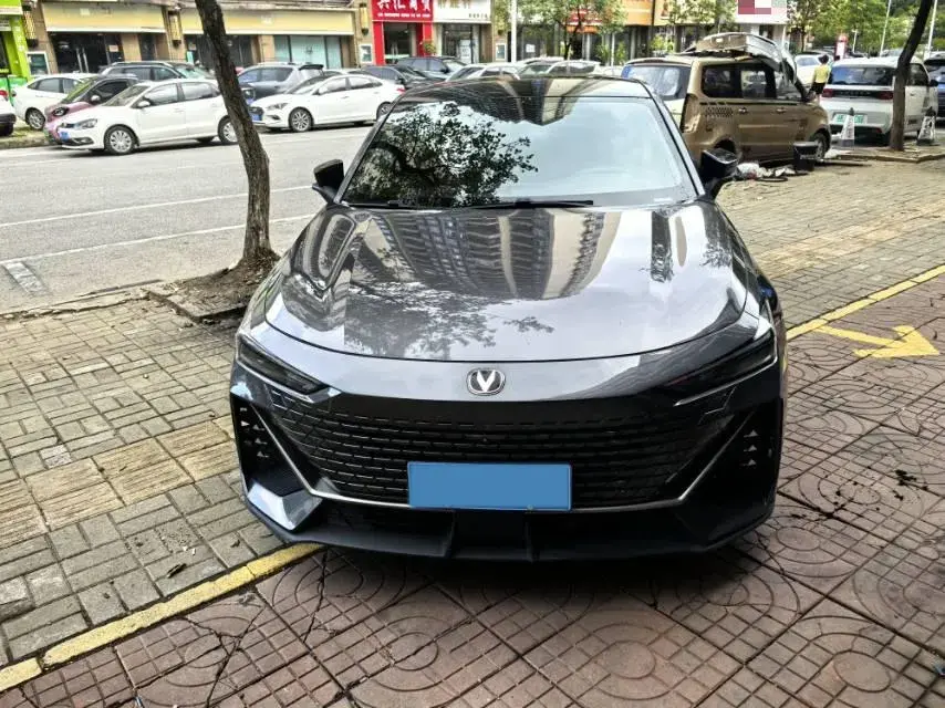 2022 CHANGAN UNI-V thumbnail 2