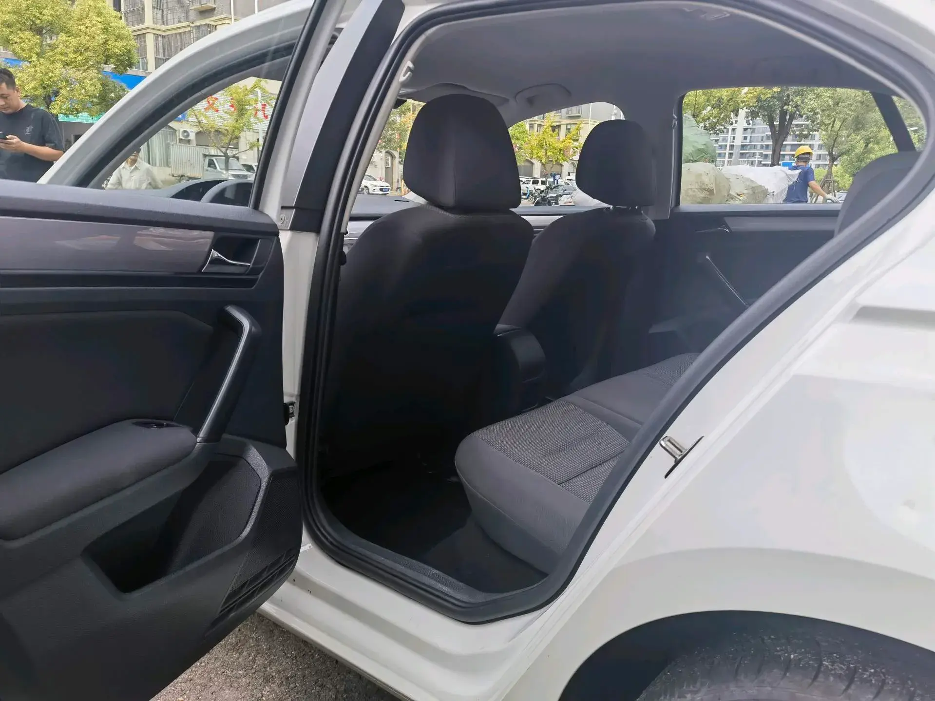 2019 VOLKSWAGEN BORA thumbnail 3