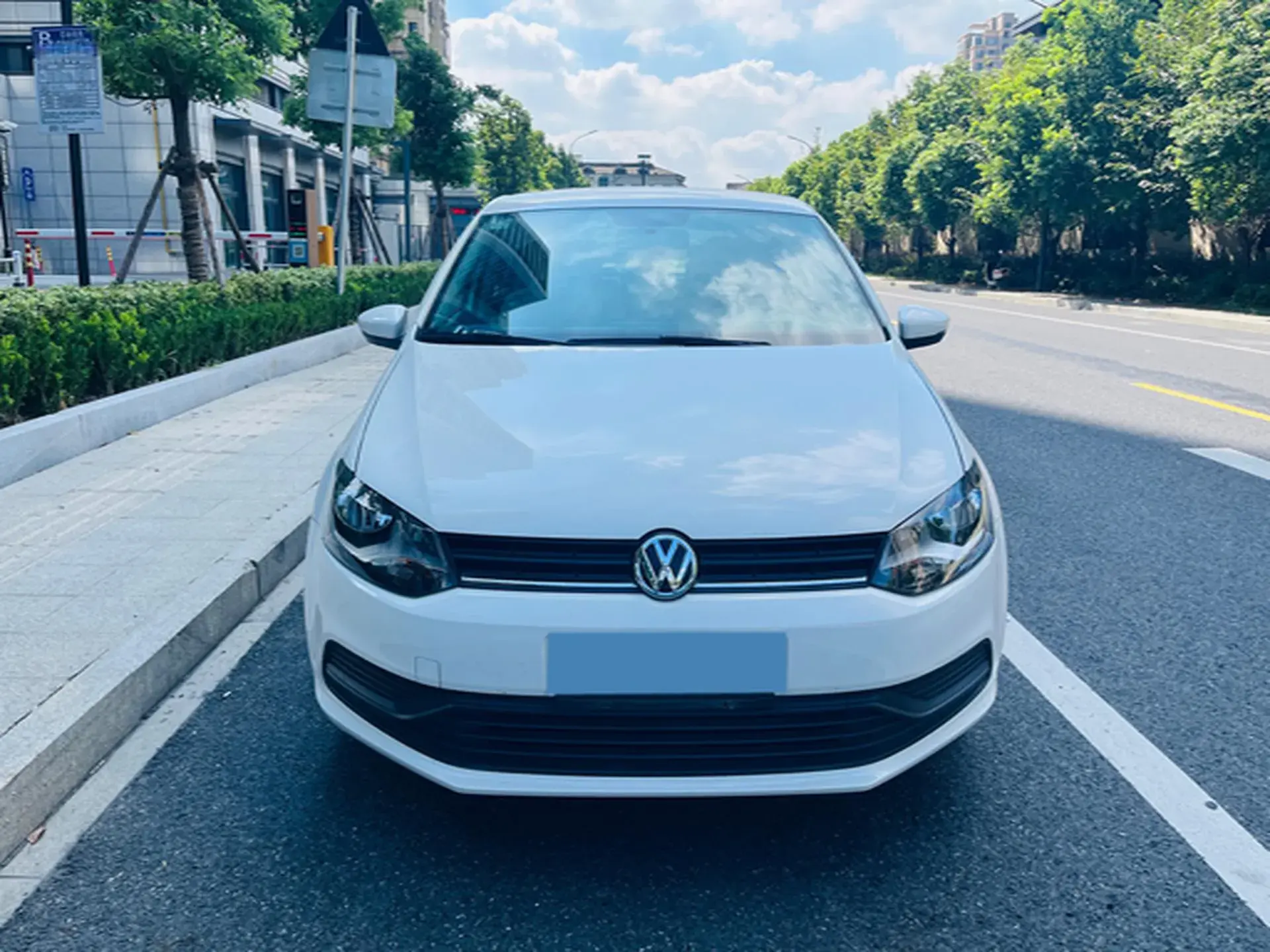 2018 VOLKSWAGEN POLO thumbnail 2