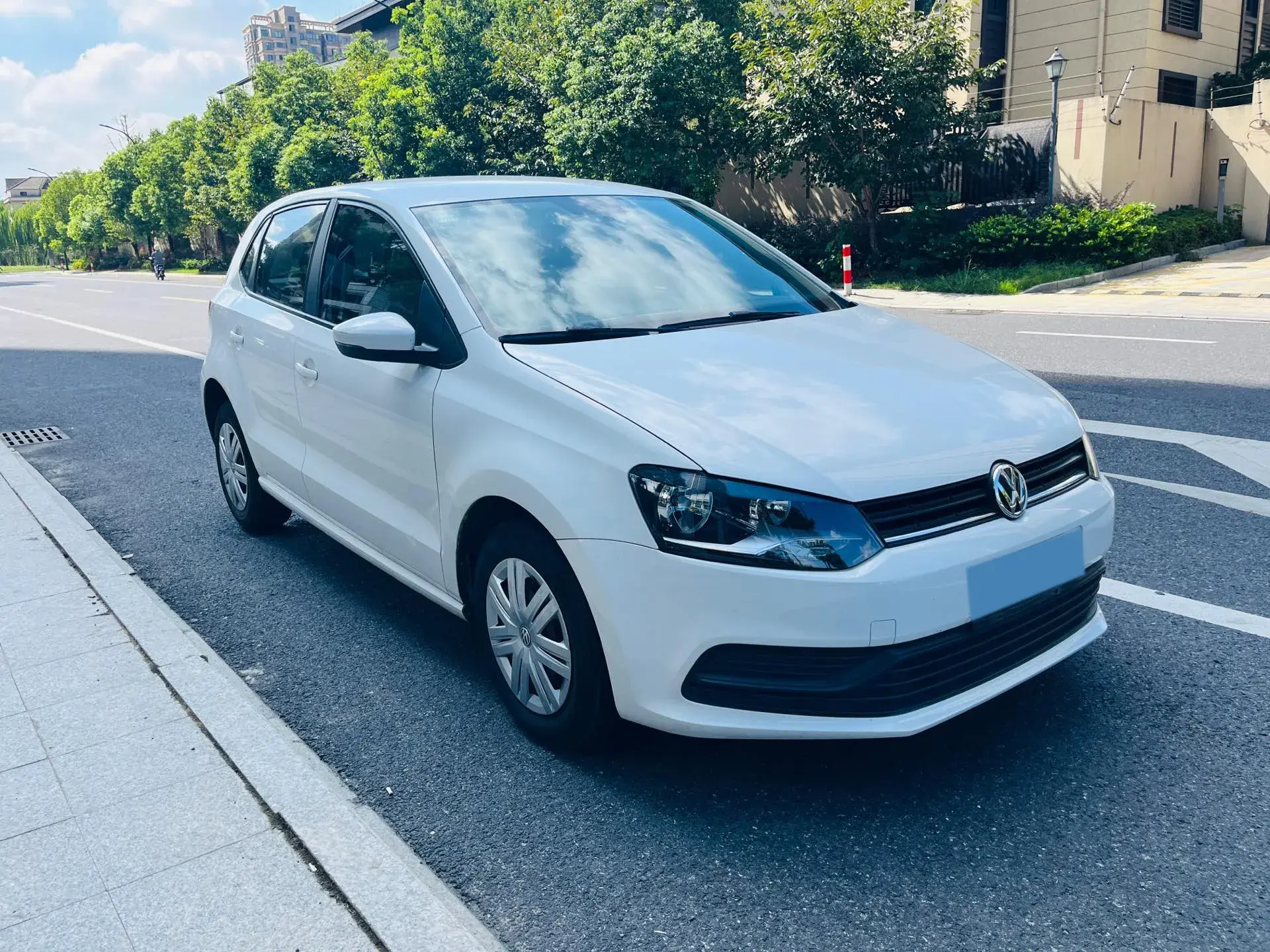 2018 VOLKSWAGEN POLO thumbnail 3