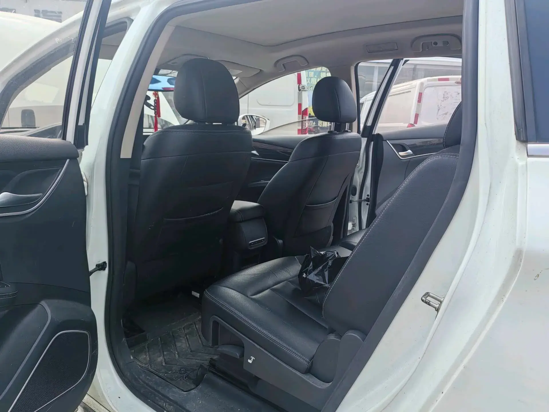 2017 BYD SONG thumbnail 4