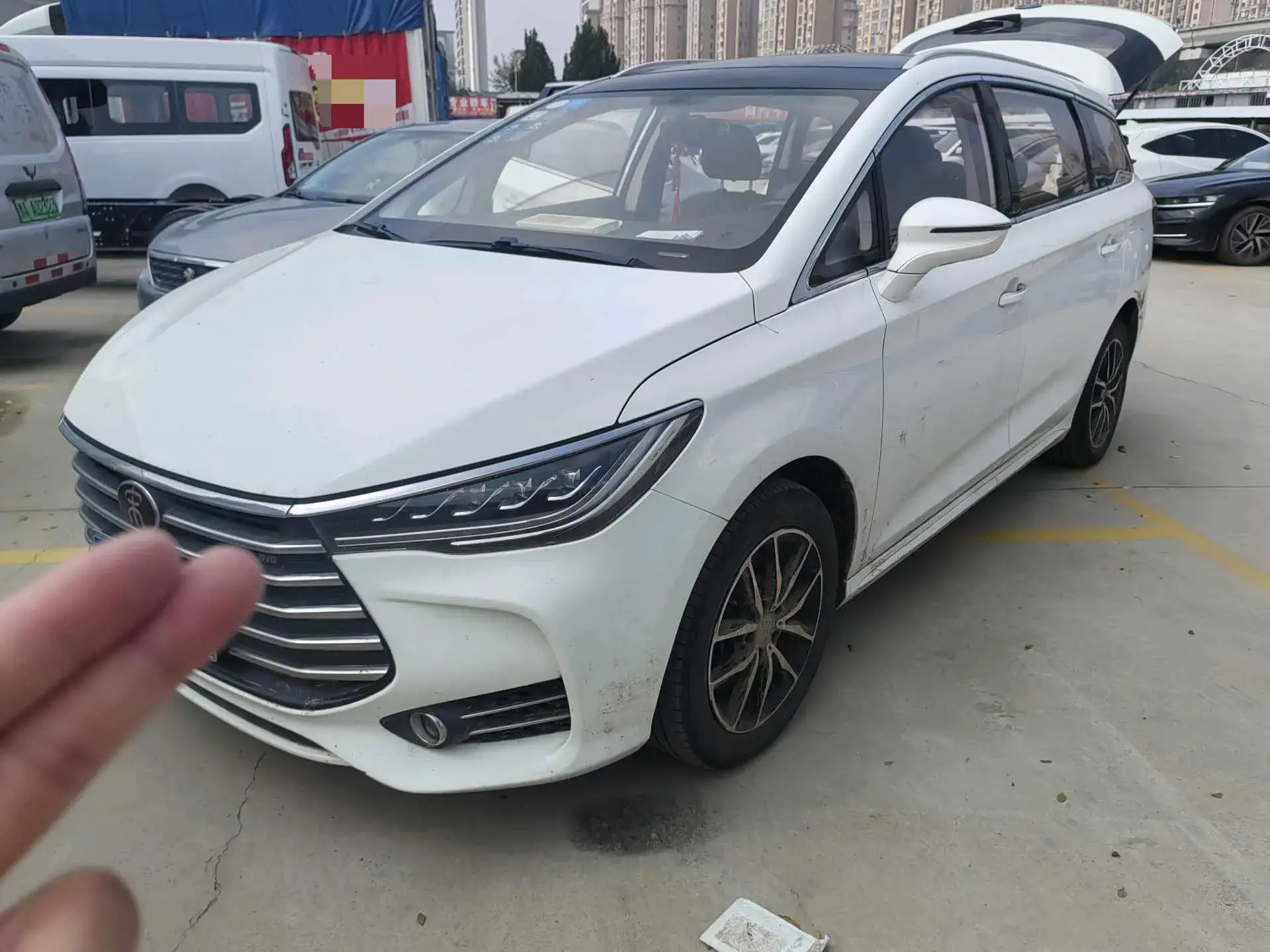 2017 BYD SONG view 1