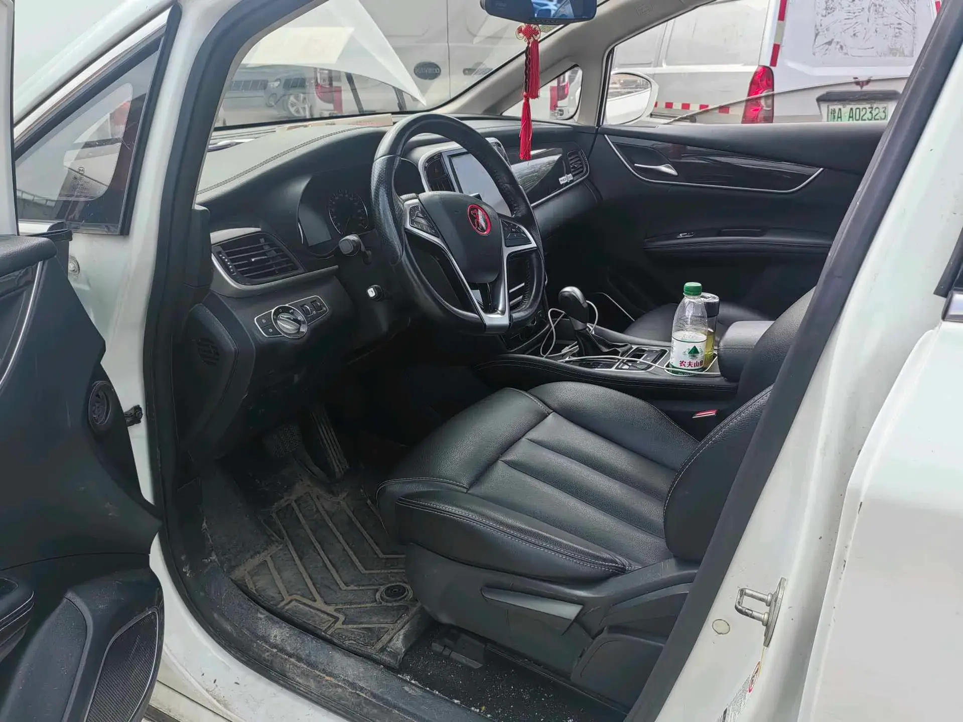 2017 BYD SONG thumbnail 3