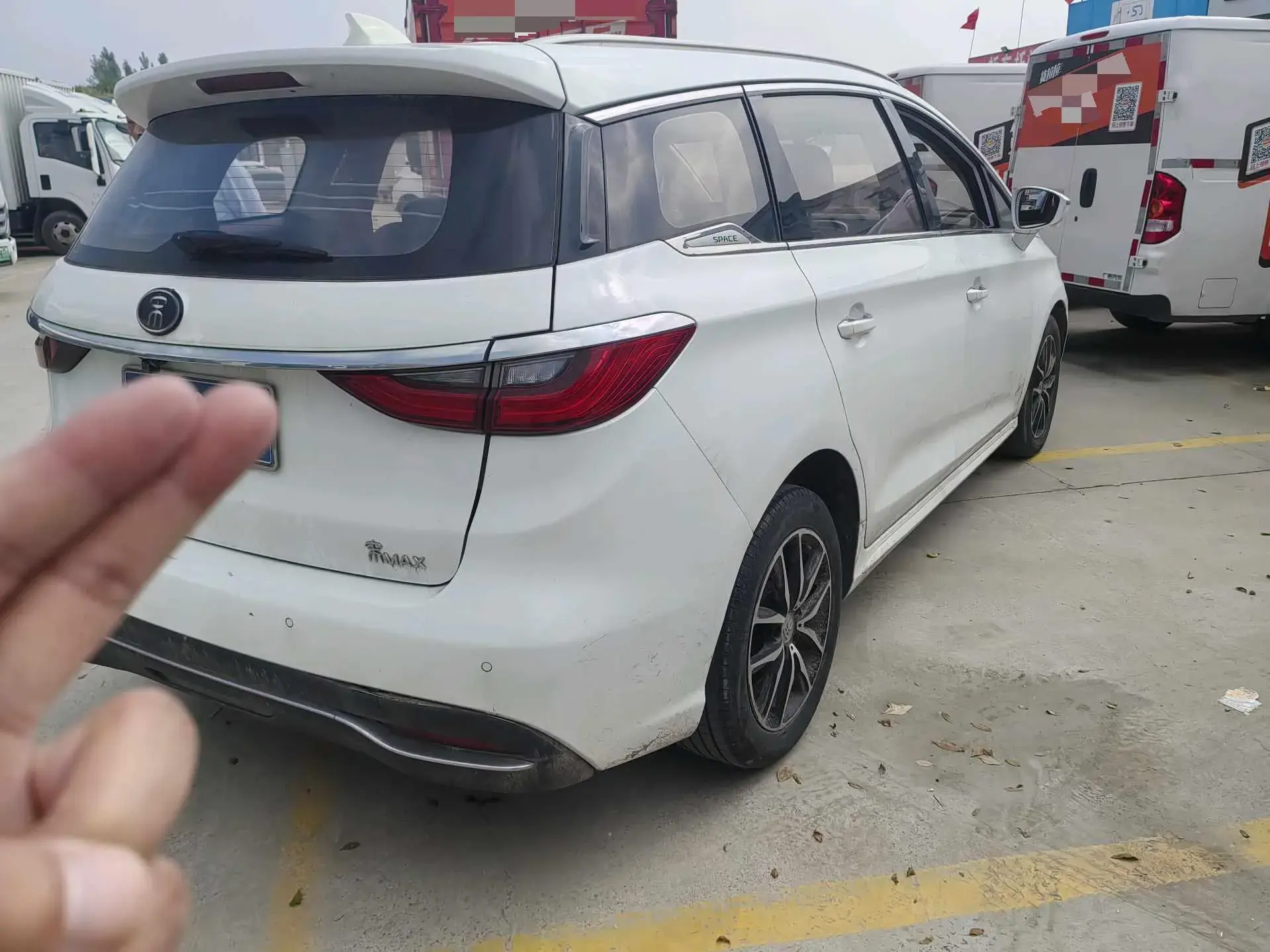 2017 BYD SONG thumbnail 2