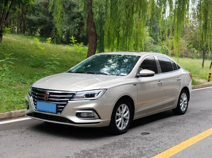 2019 ROEWE I5 view 1