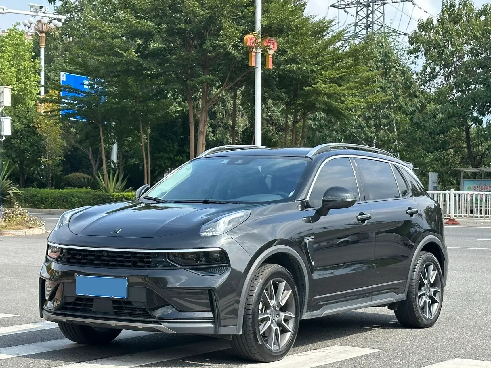 2021 LYNK&CO 01 view 1