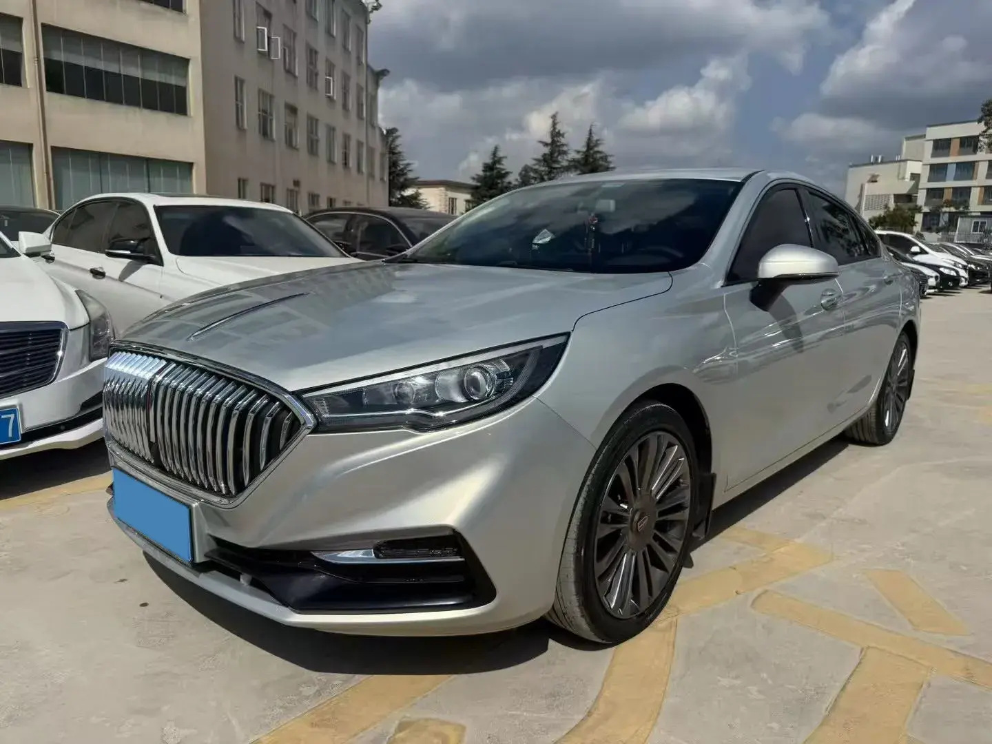 2020 HONGQI H5 view 1