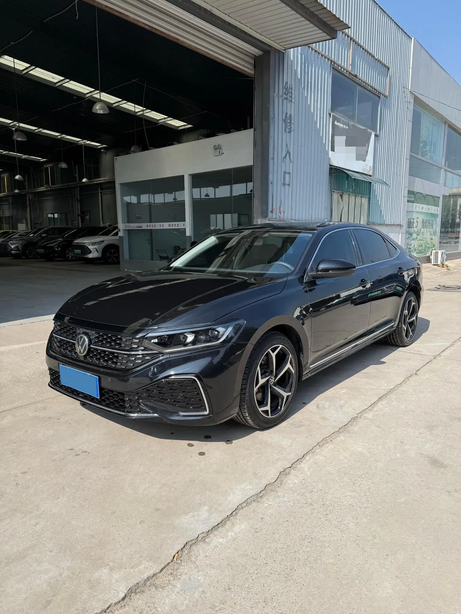 2024 VOLKSWAGEN PASSAT view 1