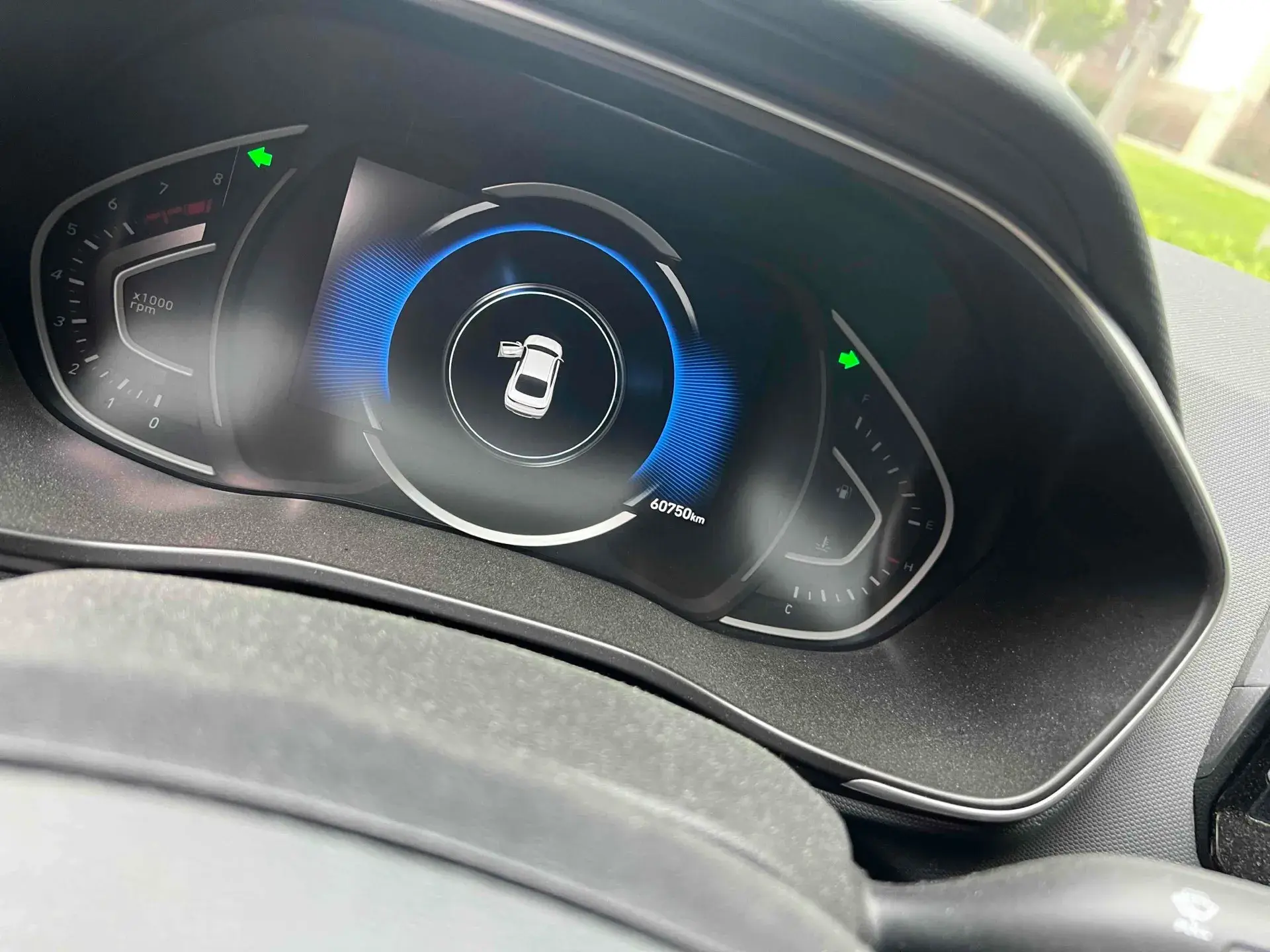 2019 HYUNDAI LA thumbnail 3