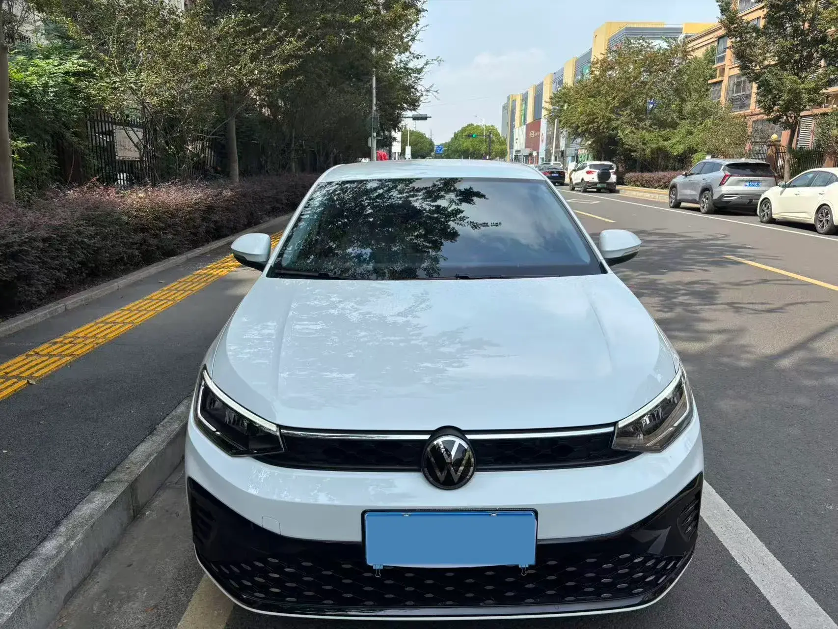 2023 VOLKSWAGEN LAVIDA thumbnail 2