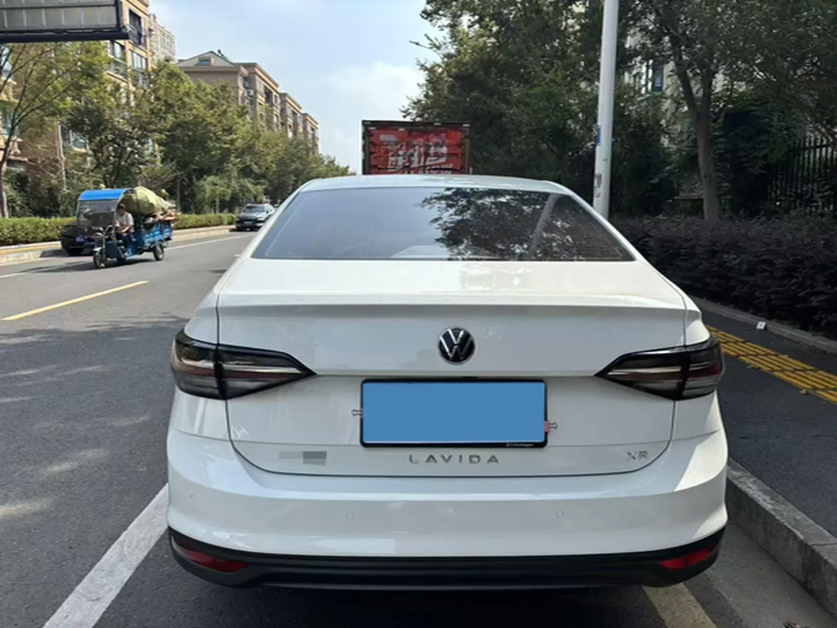 2023 VOLKSWAGEN LAVIDA thumbnail 3