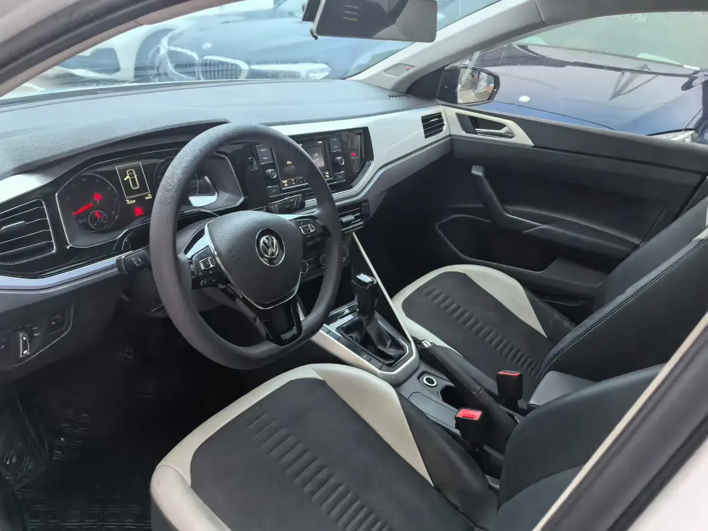 2019 VOLKSWAGEN POLO thumbnail 4