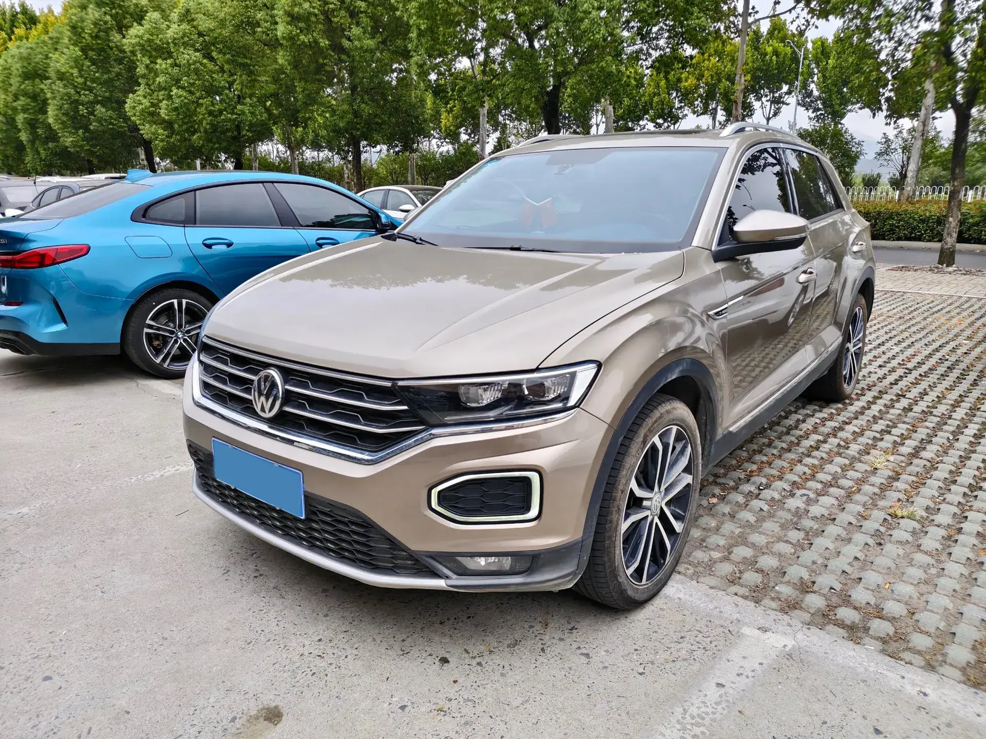 2019 VOLKSWAGEN T-ROC view 1
