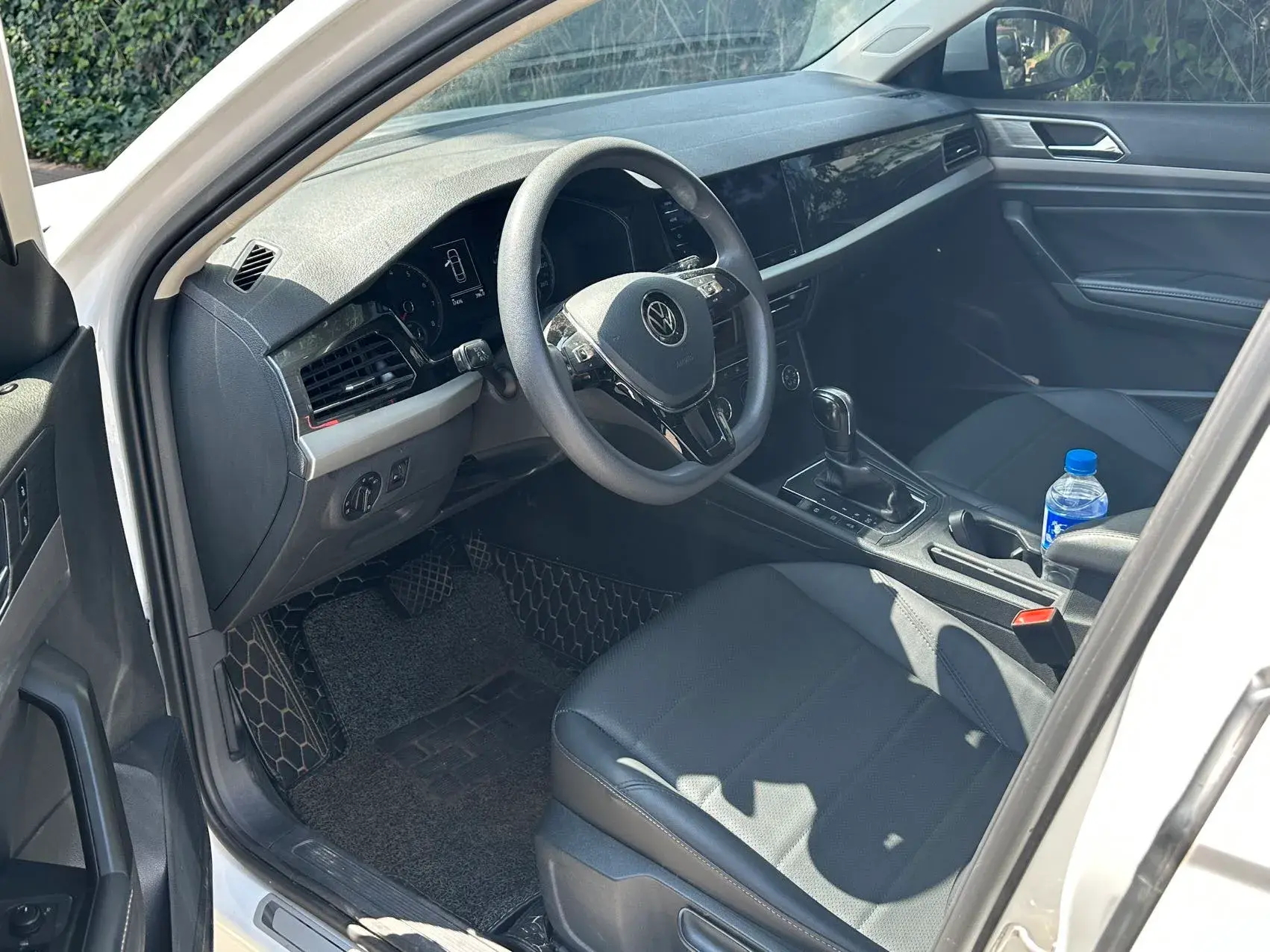 2019 VOLKSWAGEN LAVIDA thumbnail 2