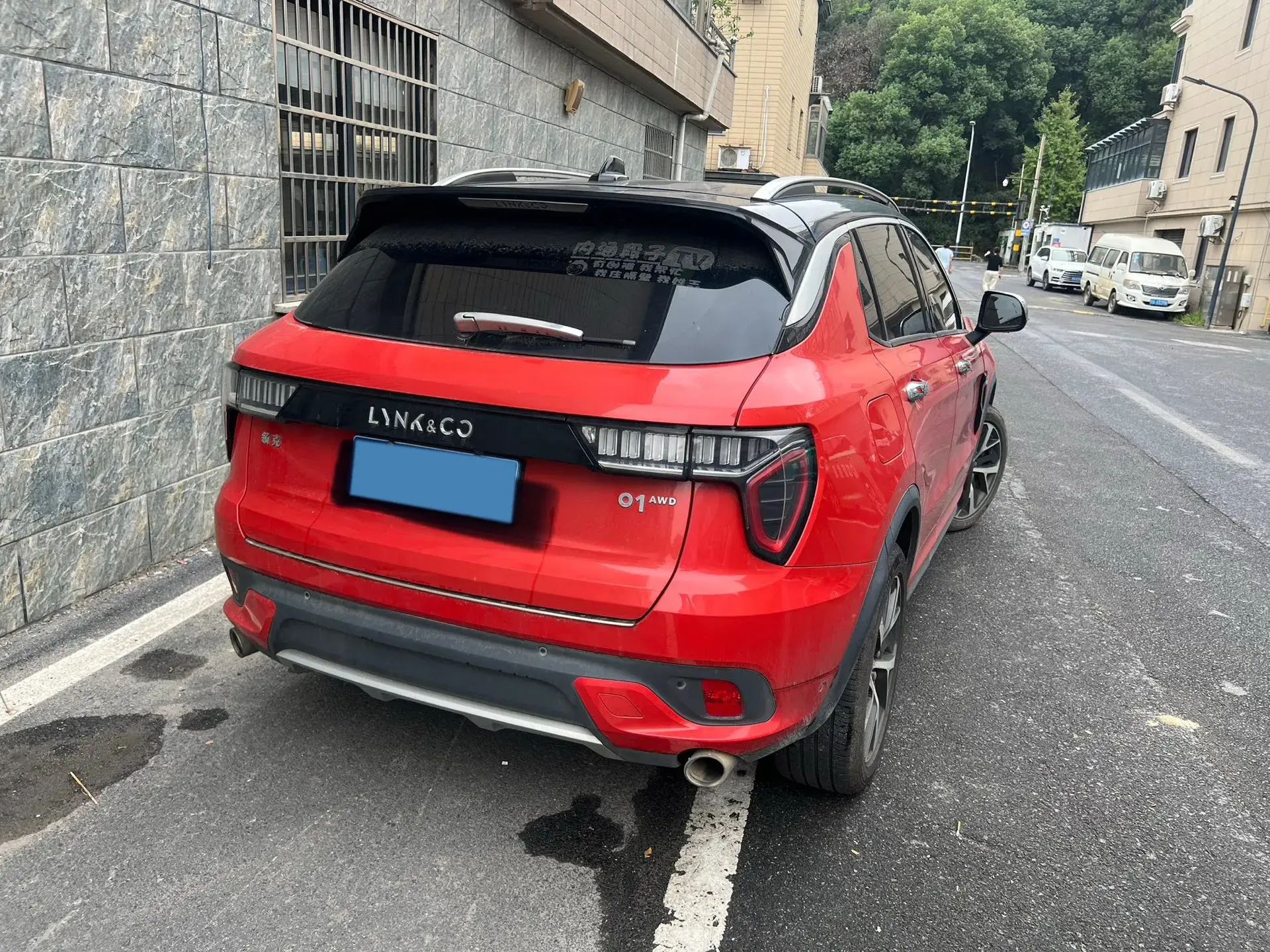 2017 LYNK&CO 01 thumbnail 3