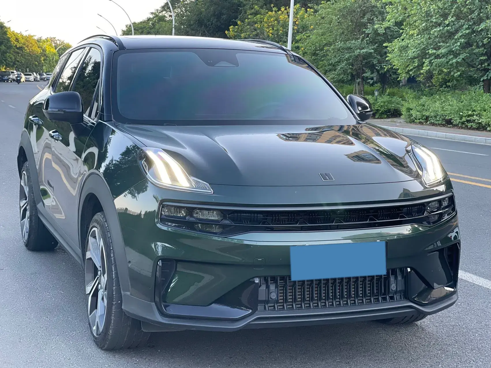 2023 LYNK&CO 06 thumbnail 2