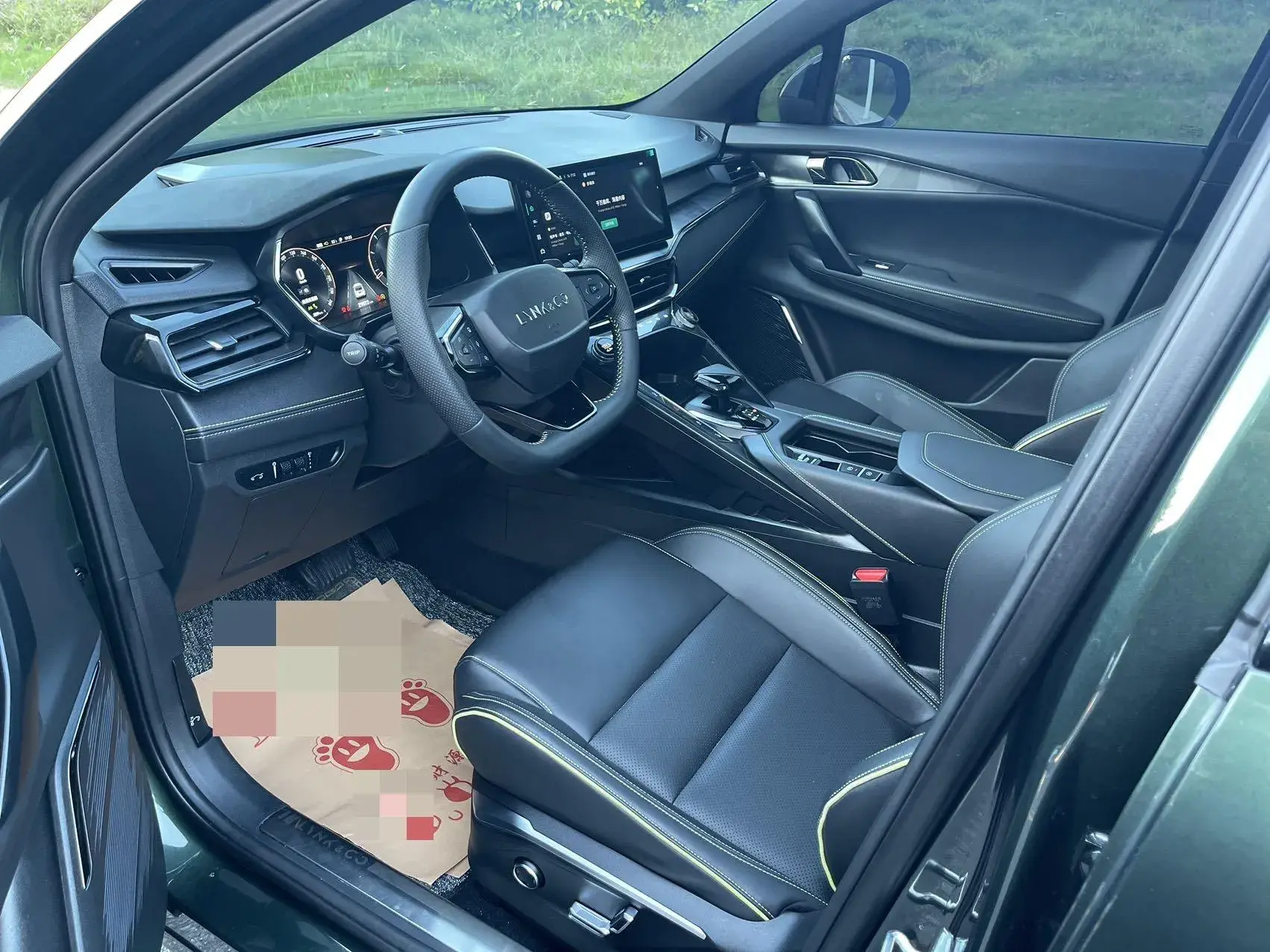 2023 LYNK&CO 06 thumbnail 4