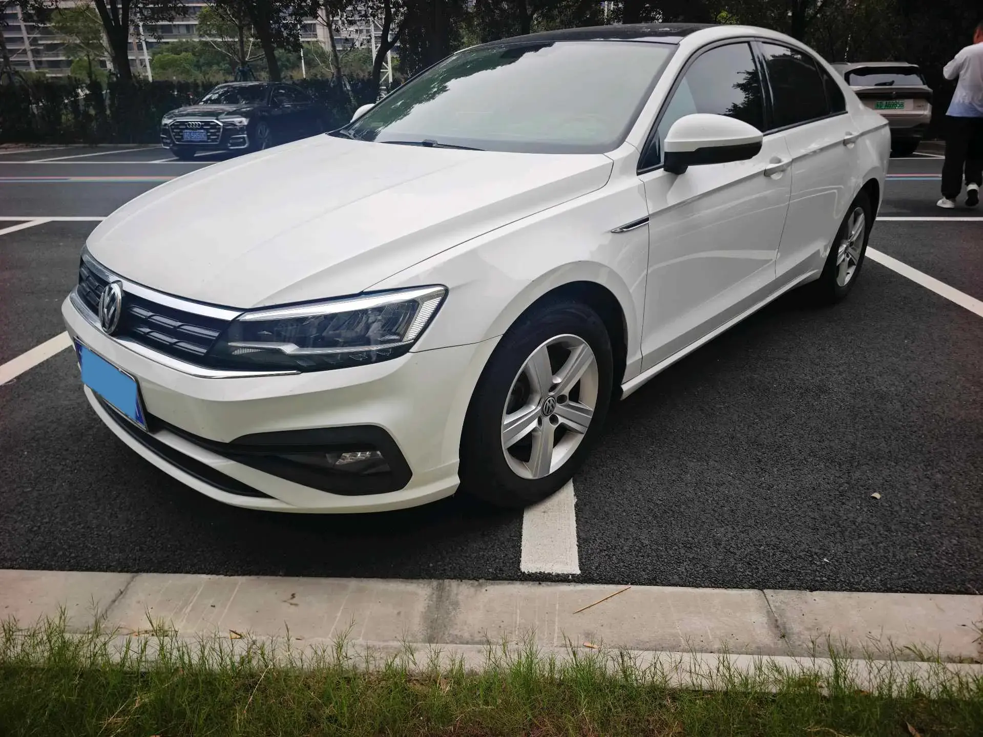 2019 VOLKSWAGEN LAMANDO view 1