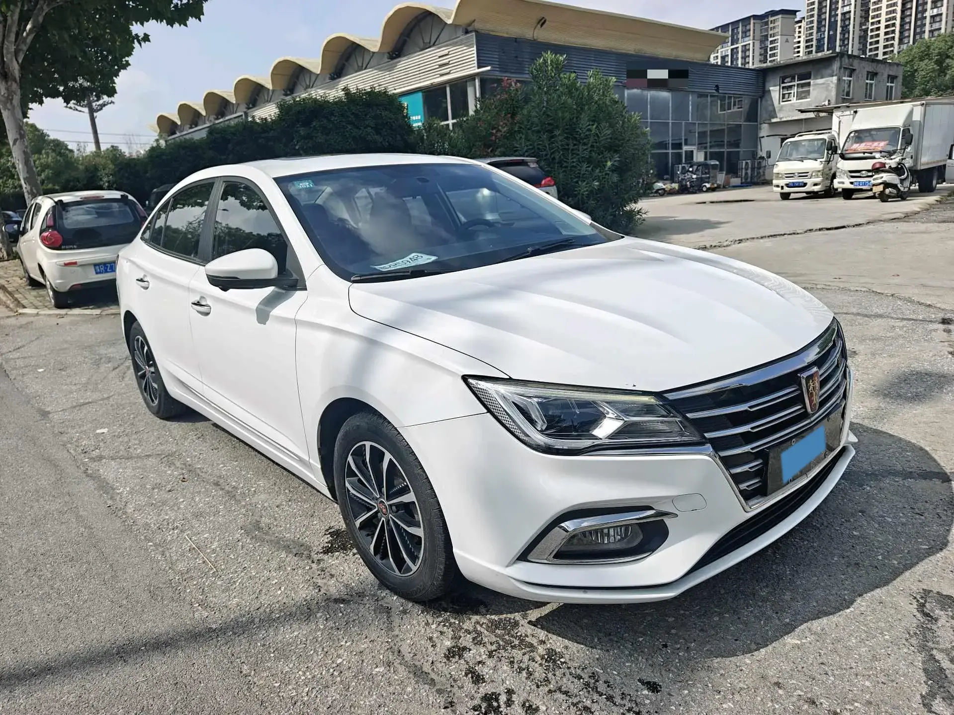 2019 ROEWE I5 thumbnail 3