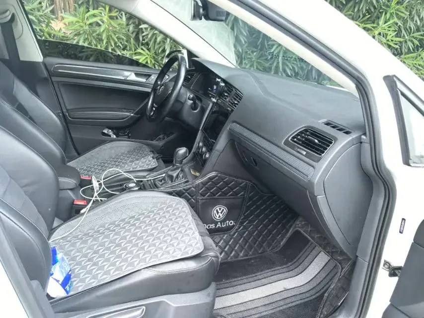 2020 VOLKSWAGEN GOLF thumbnail 4