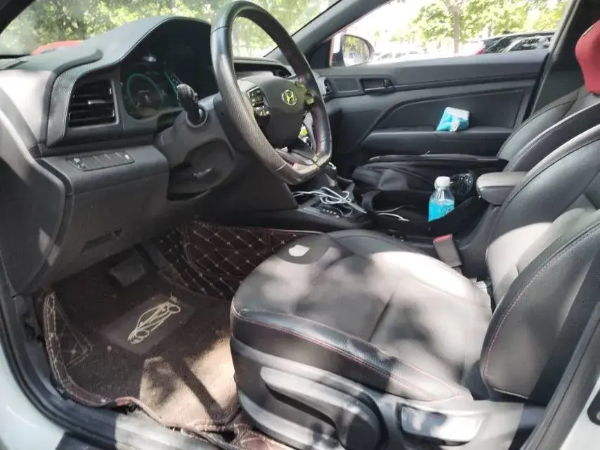 2019 HYUNDAI ELANTRA thumbnail 4