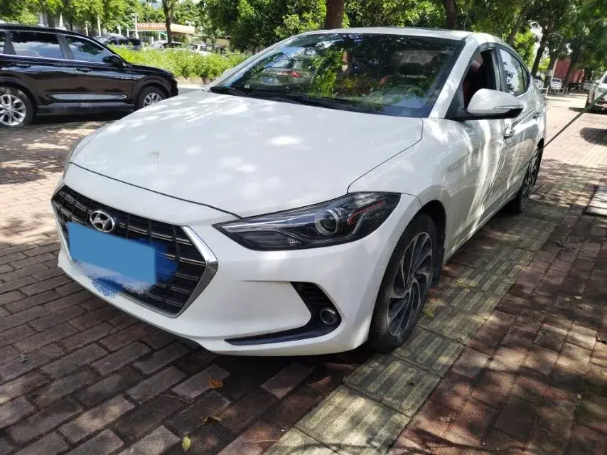 2019 HYUNDAI ELANTRA view 1