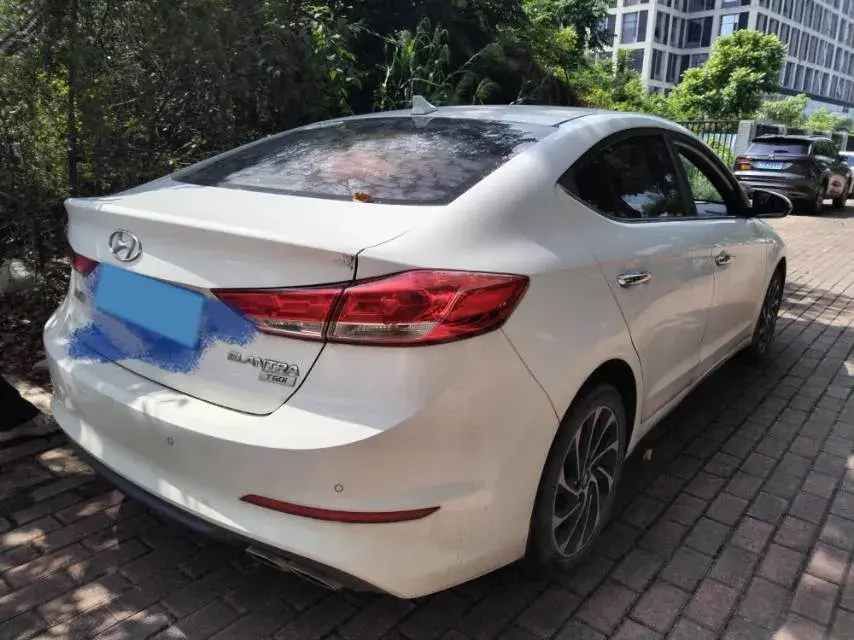 2019 HYUNDAI ELANTRA thumbnail 3