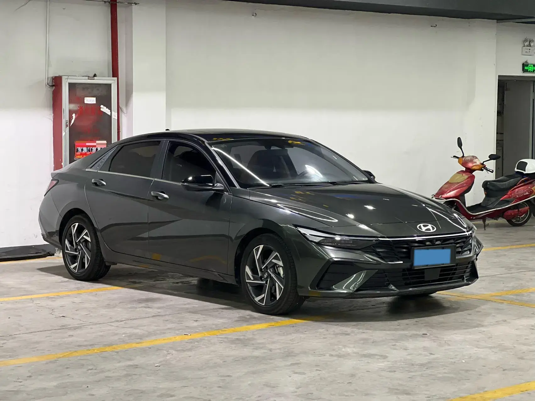 2022 HYUNDAI ELANTRA thumbnail 2