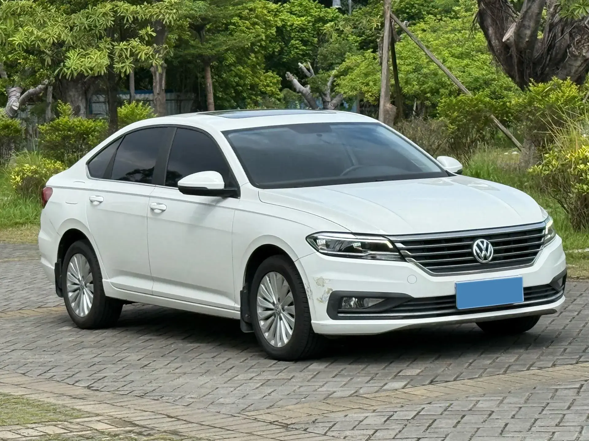 2019 VOLKSWAGEN LAVIDA thumbnail 3