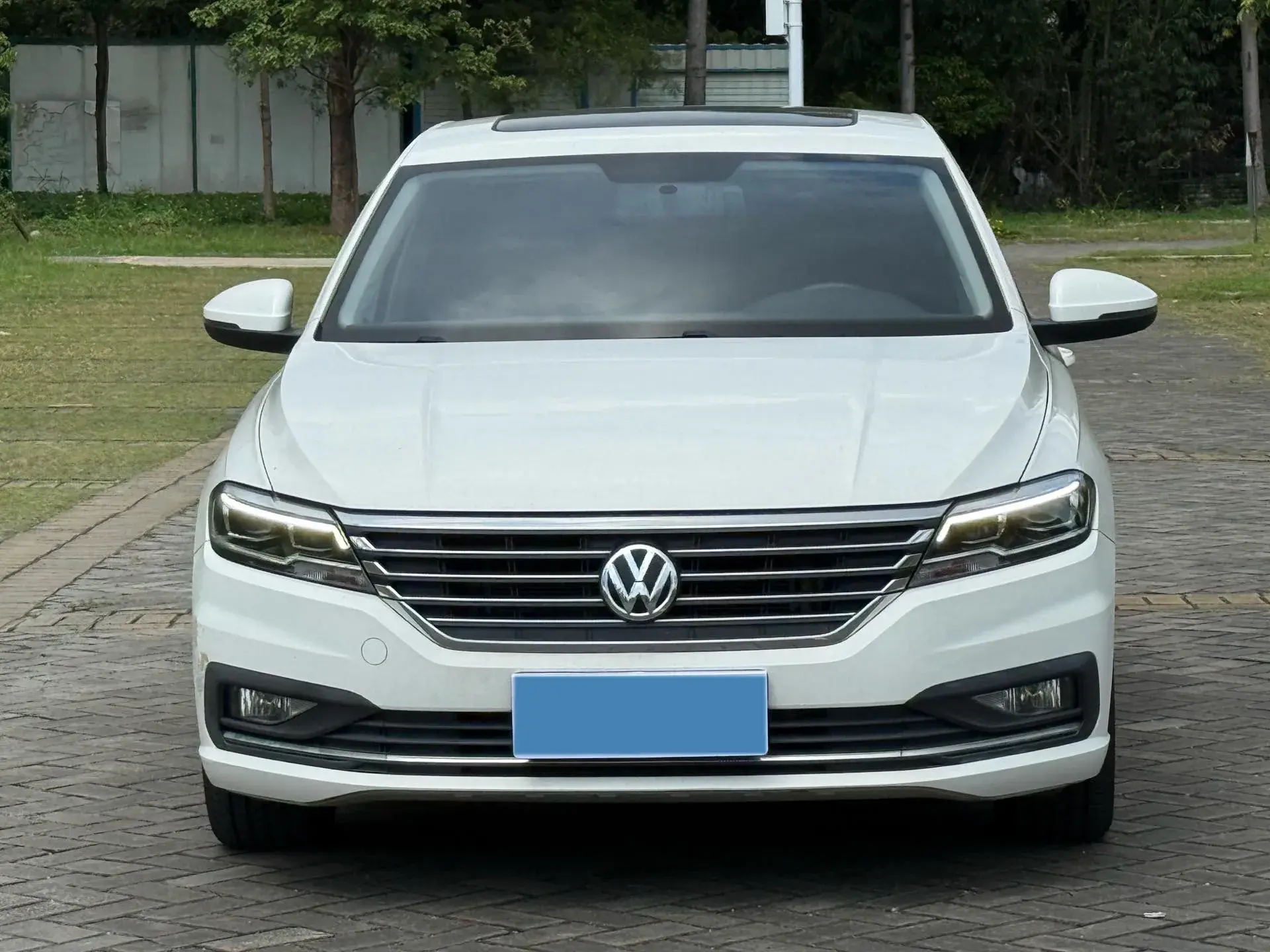 2019 VOLKSWAGEN LAVIDA thumbnail 2