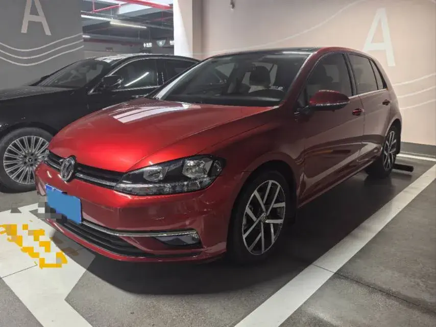 2020 VOLKSWAGEN GOLF view 1