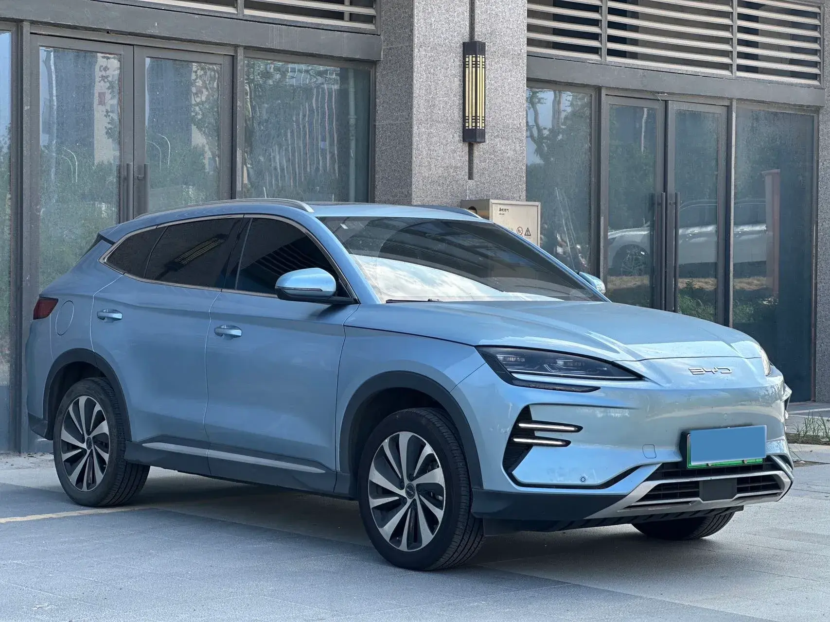 2024 BYD SONG thumbnail 3