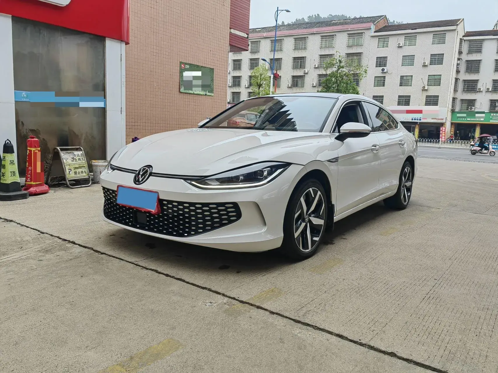 2022 VOLKSWAGEN LAMANDO view 1