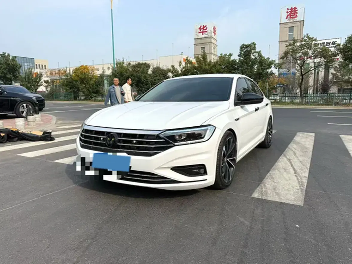 2019 VOLKSWAGEN SAGITAR view 1