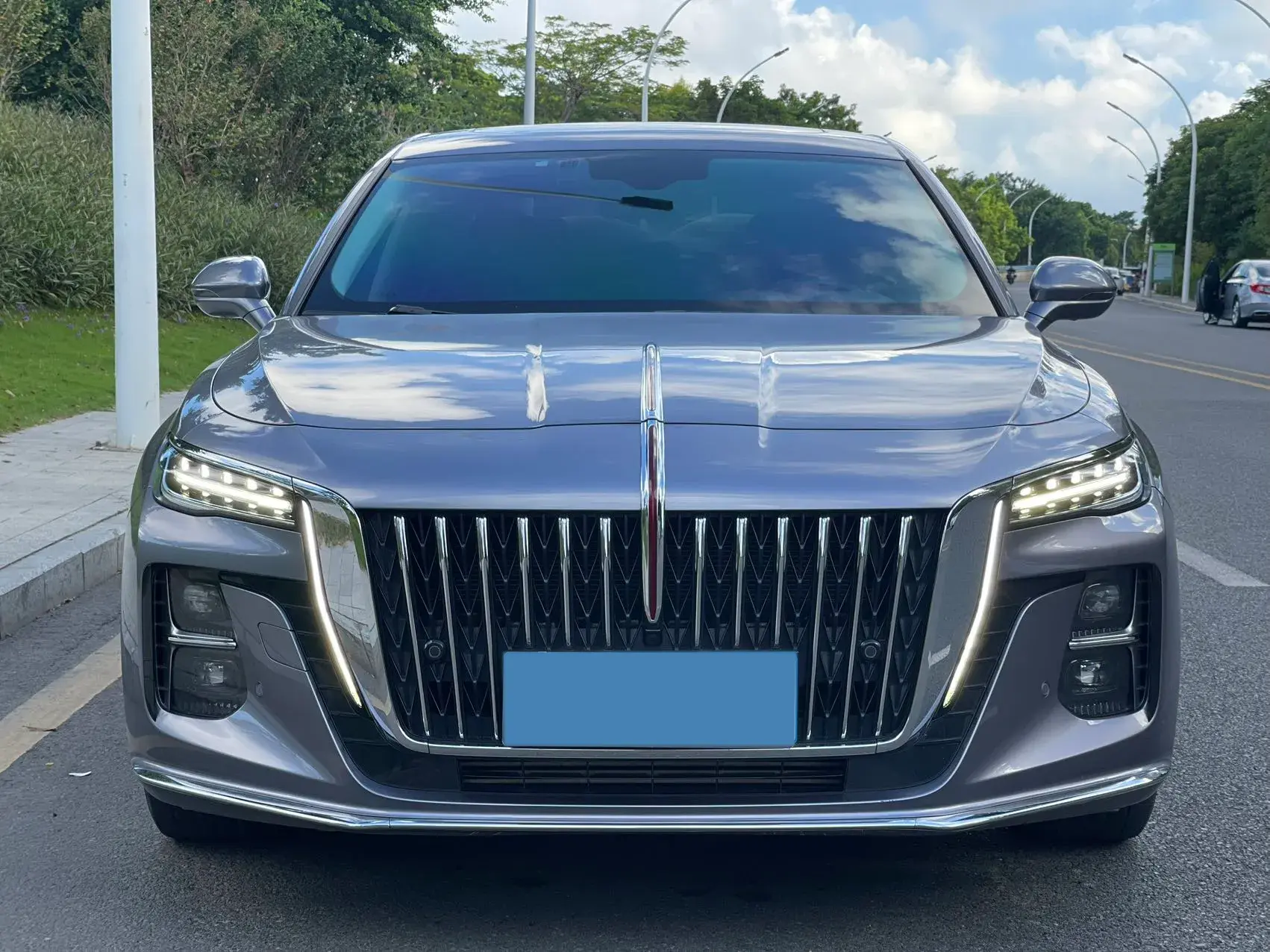 2023 HONGQI H5 thumbnail 3