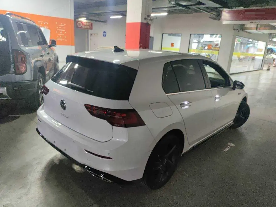 2021 VOLKSWAGEN GOLF thumbnail 3