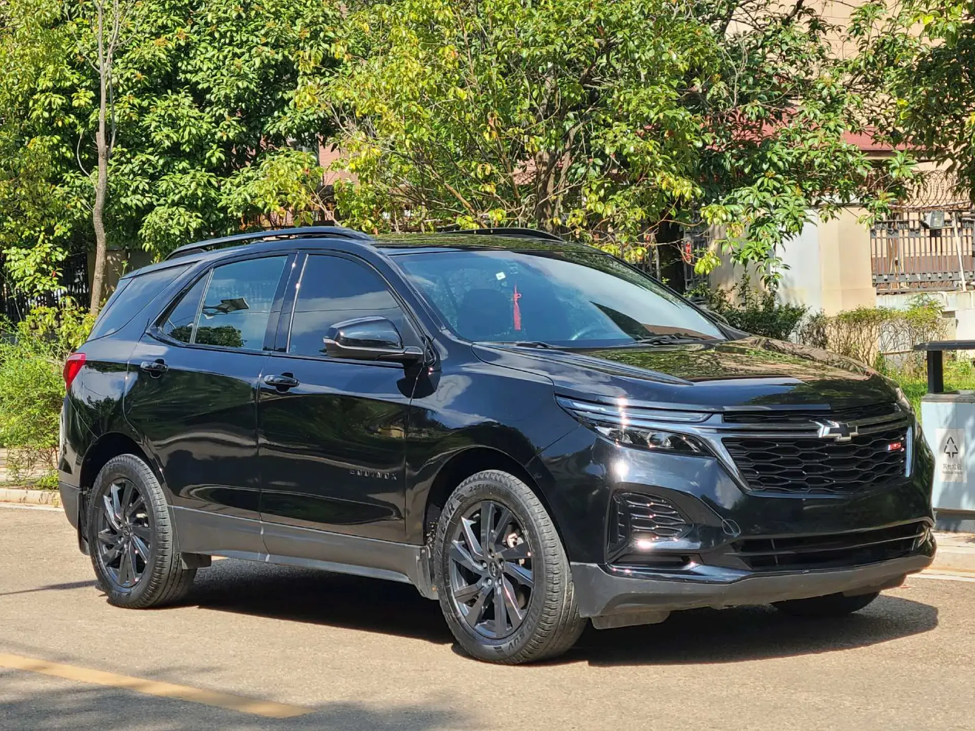 2021 CHEVROLET EQUINOX thumbnail 3