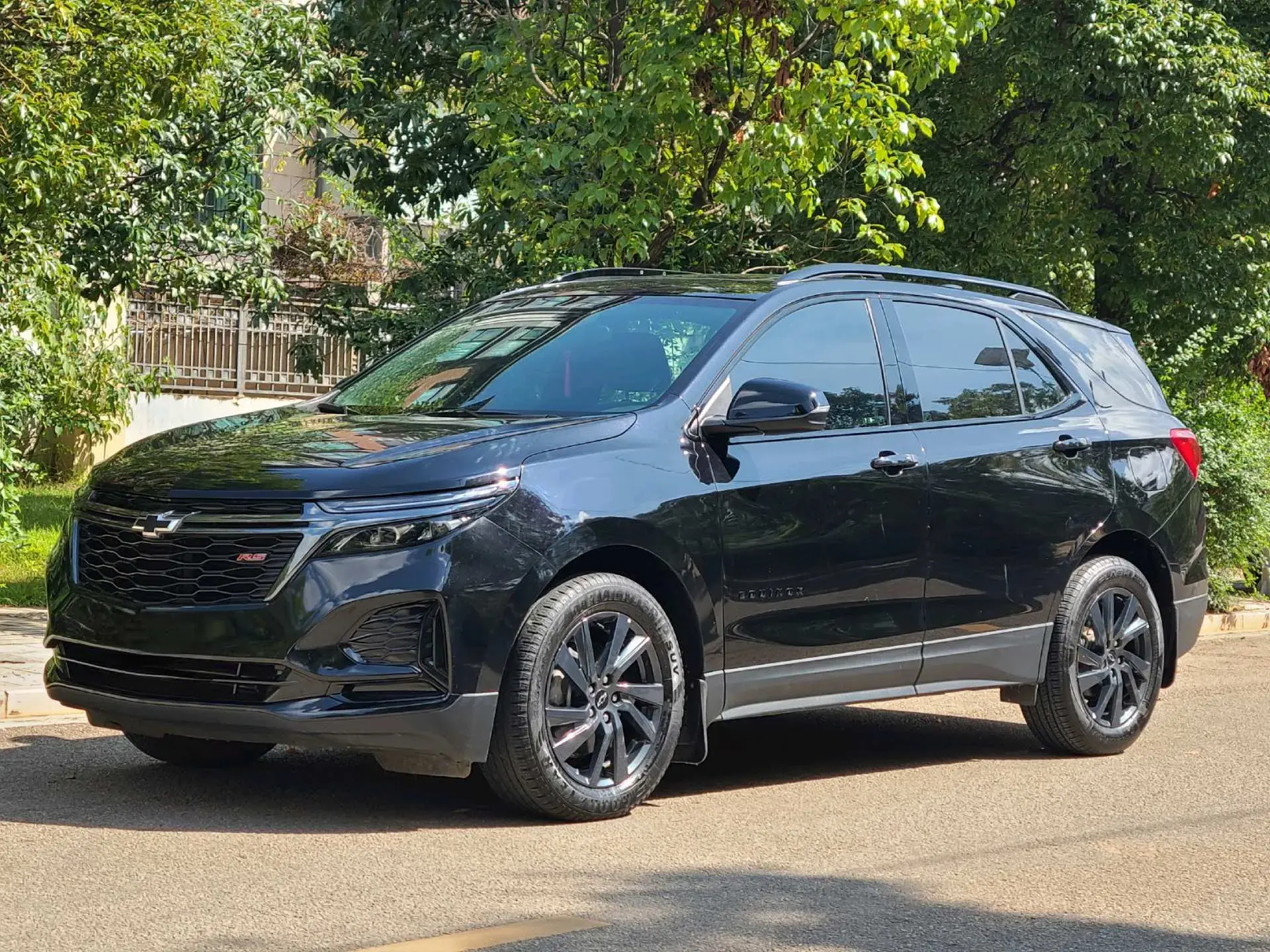2021 CHEVROLET EQUINOX view 1