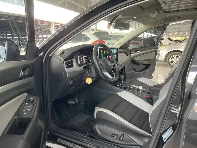 2021 VOLKSWAGEN BORA thumbnail 4