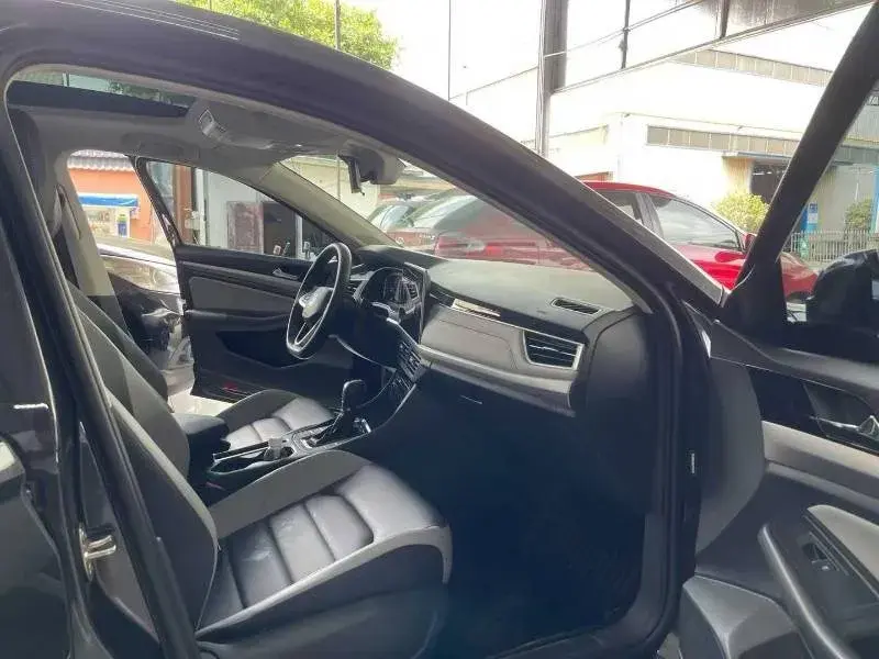 2021 VOLKSWAGEN BORA thumbnail 3