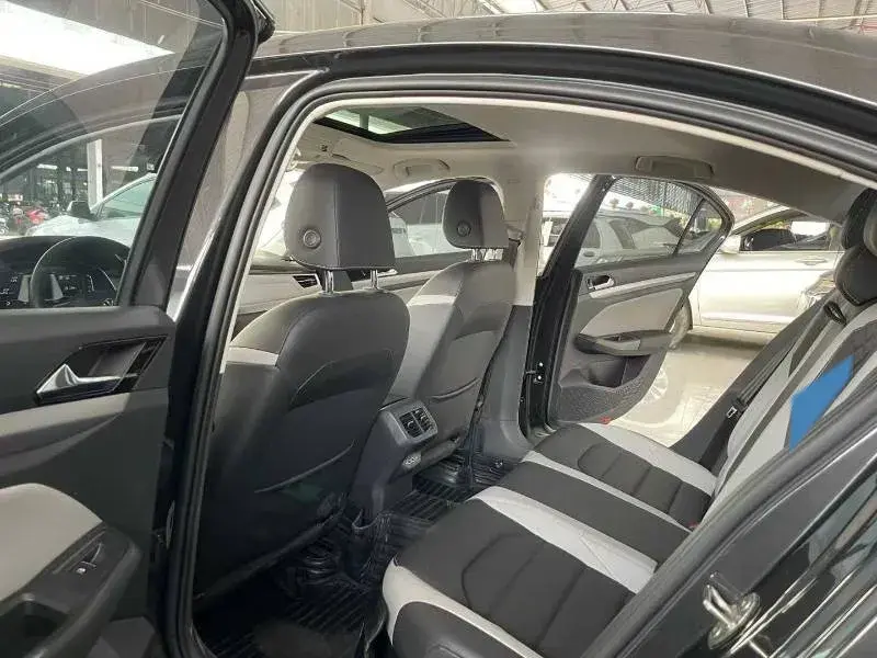 2021 VOLKSWAGEN BORA thumbnail 2