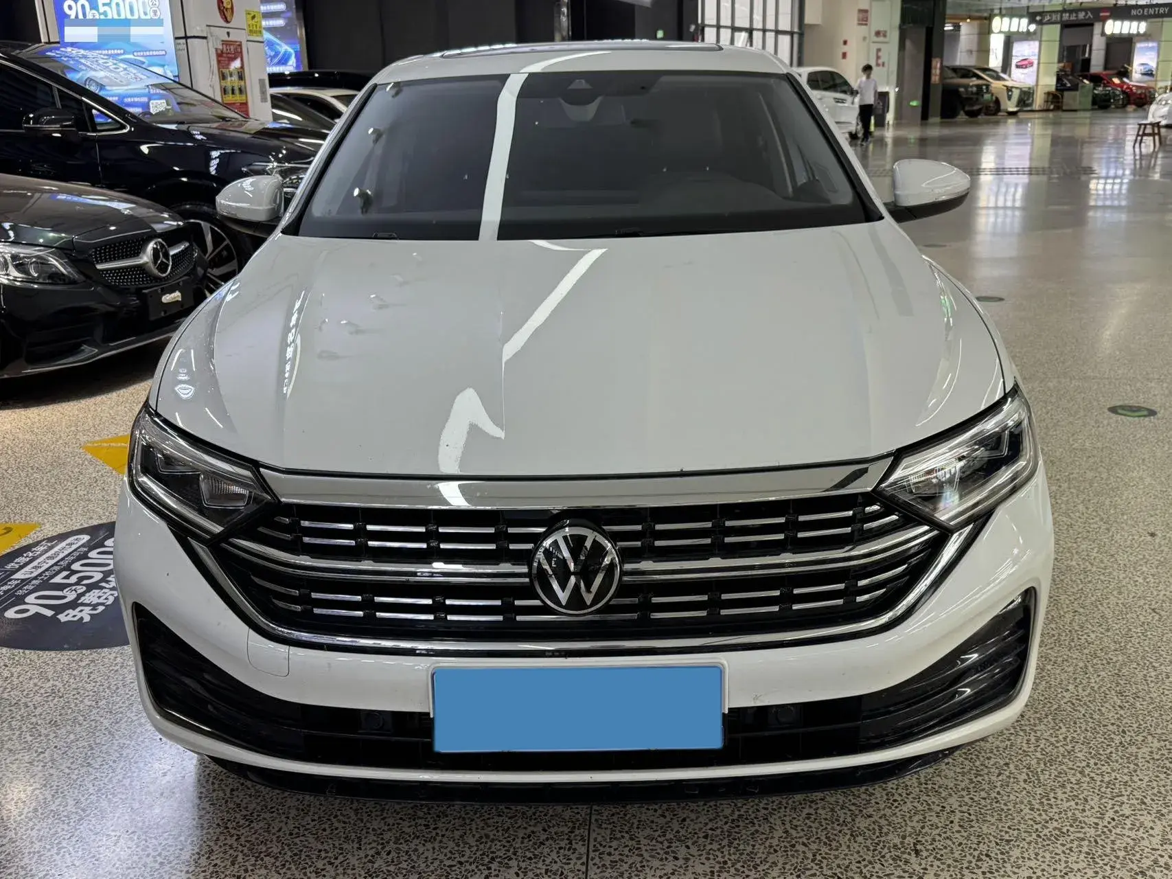 2024 VOLKSWAGEN SAGITAR thumbnail 3