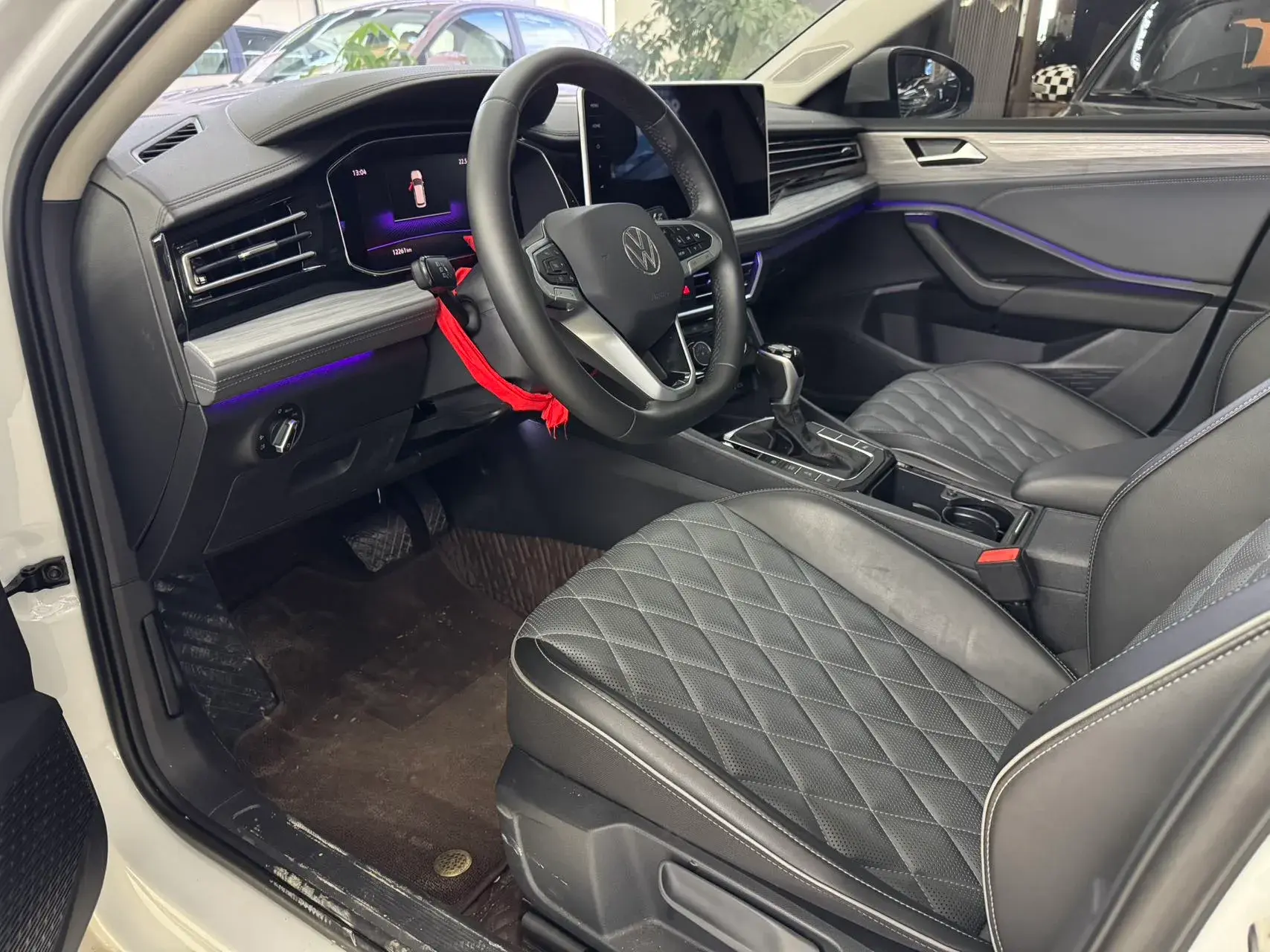 2024 VOLKSWAGEN SAGITAR thumbnail 4